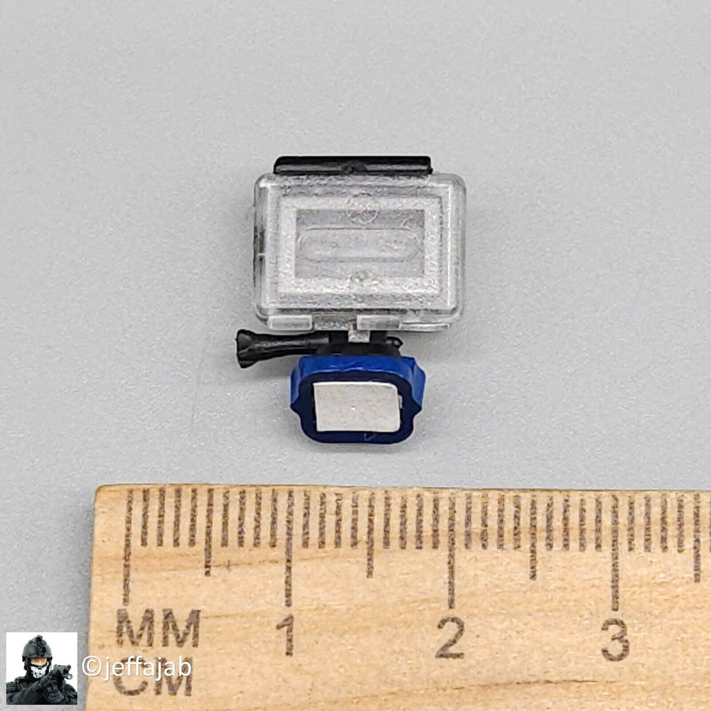 1:6 Easy & Simple French Airborne Special Operations Camera w/ Helmet Mount