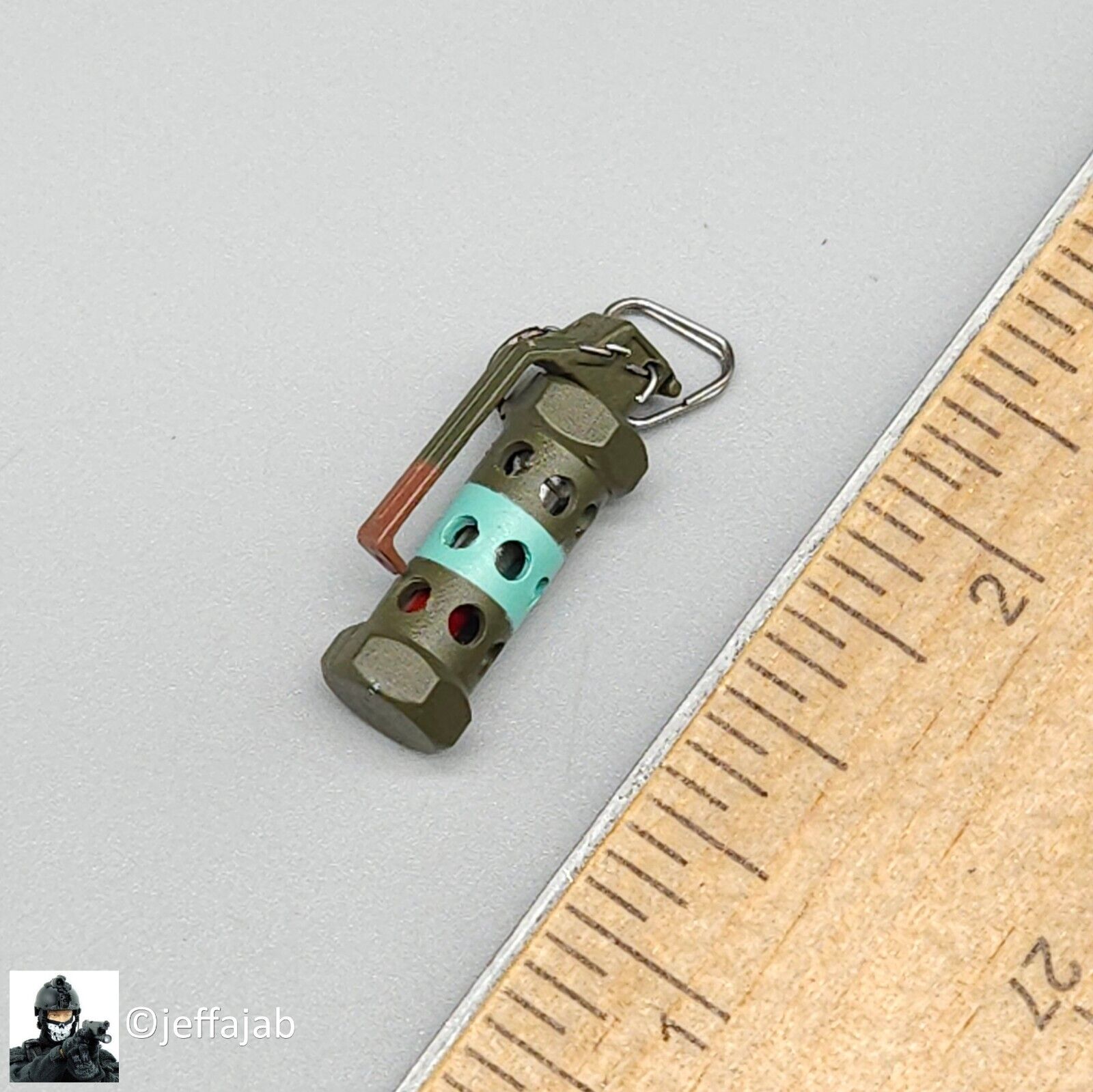 1:6 Soldier Story The Division 2 Agent Brian Johnson Flashbang Grenade (x1)