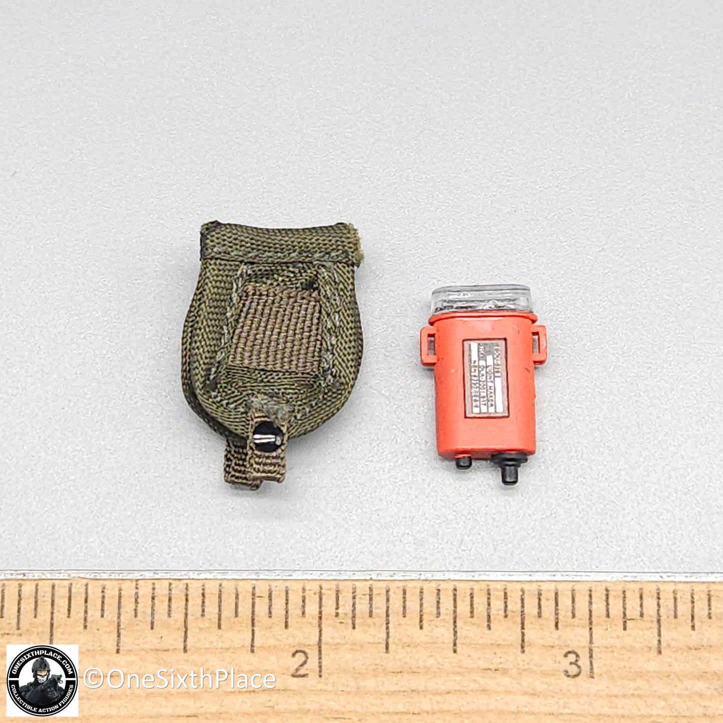 1:6 scale Toy Soldier LC2 Strobe w/ Pouch for 12" Figures