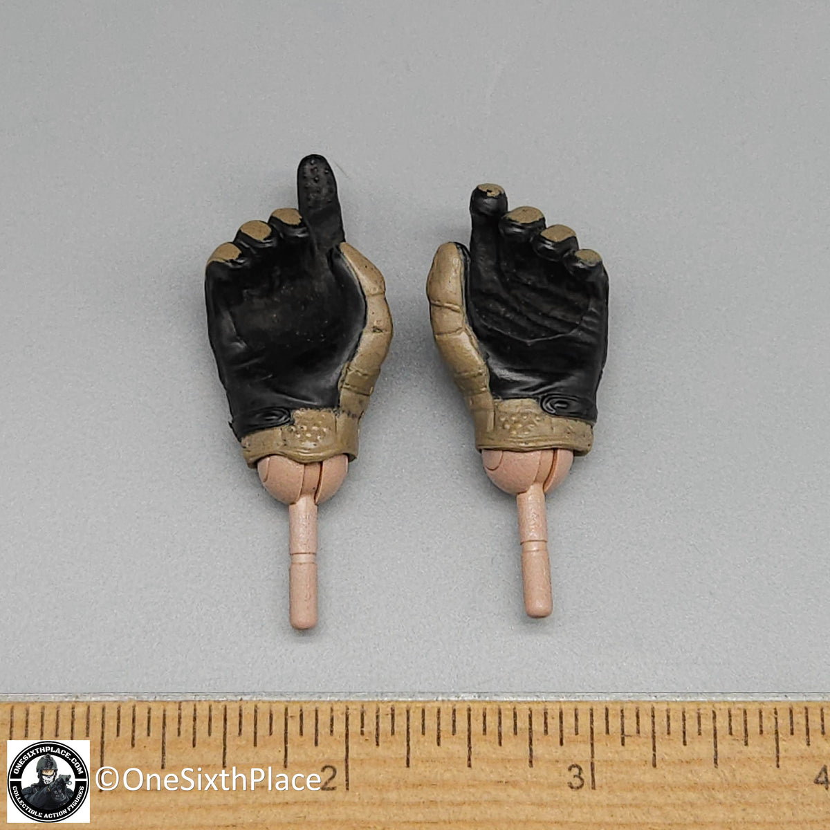1:6 scale General's Armoury US Army Tan Oakley Gloved Hands for 12" Figures