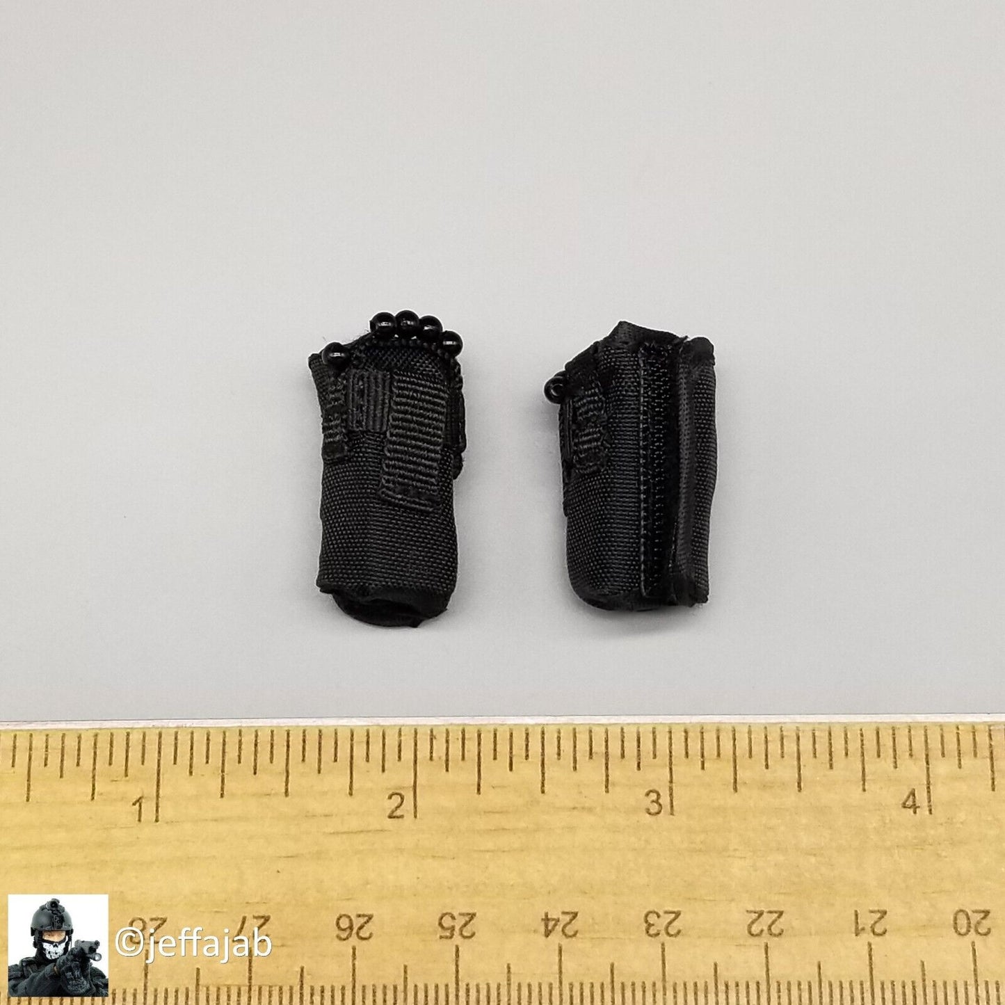 1:6 scale DamToys 31st MEU Force Reconnaissance Platoon Flotation Pouches (x2)