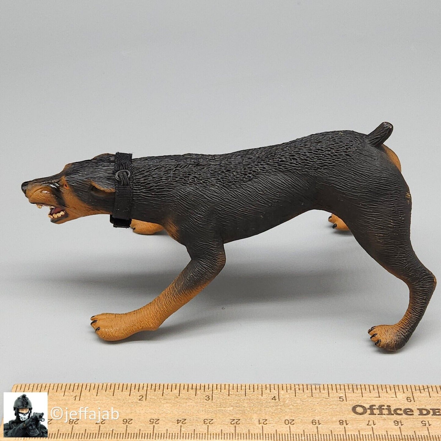 1:6 Villains Junkyard Jack Doberman Pinscher K-9 Security Dog #1 for 12" Figures