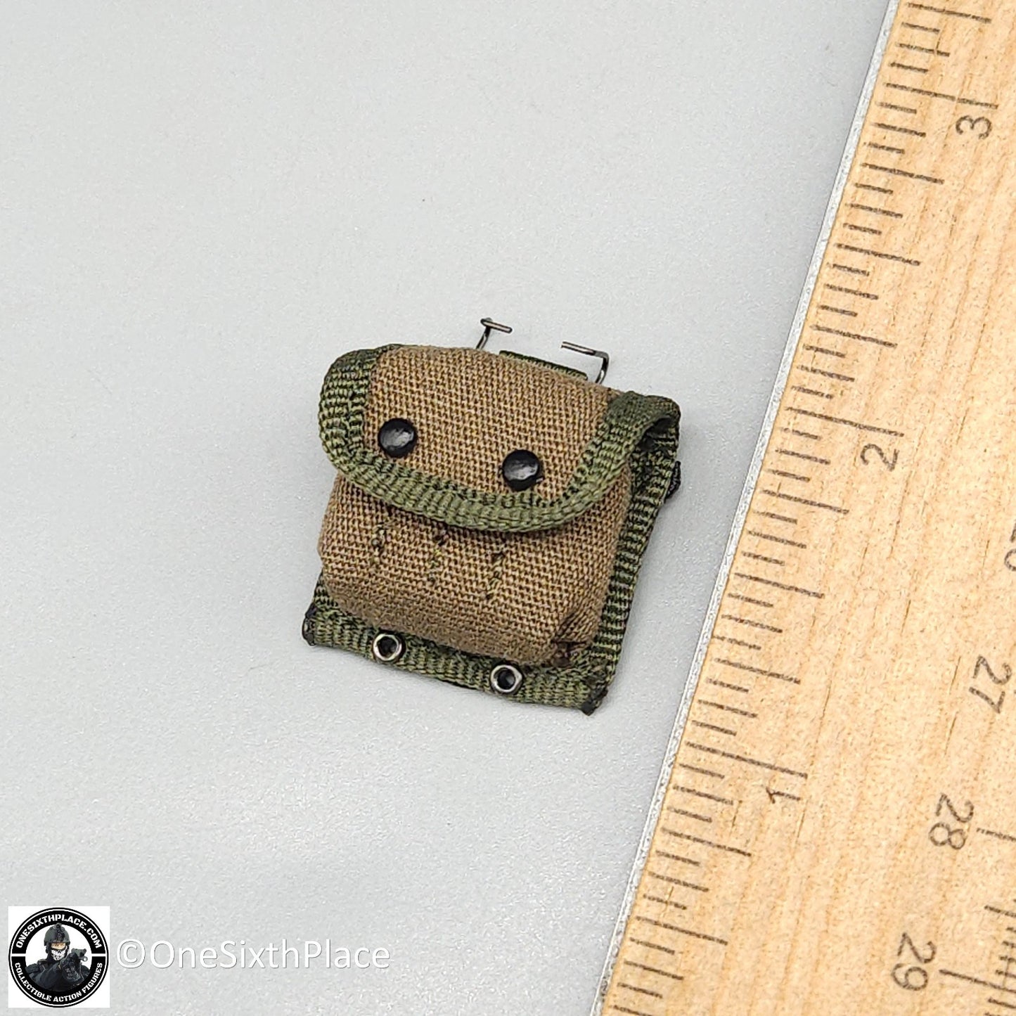 1:6 scale DiD Vietnam US Army Colonel James First Aid Pouch for 12" Figures