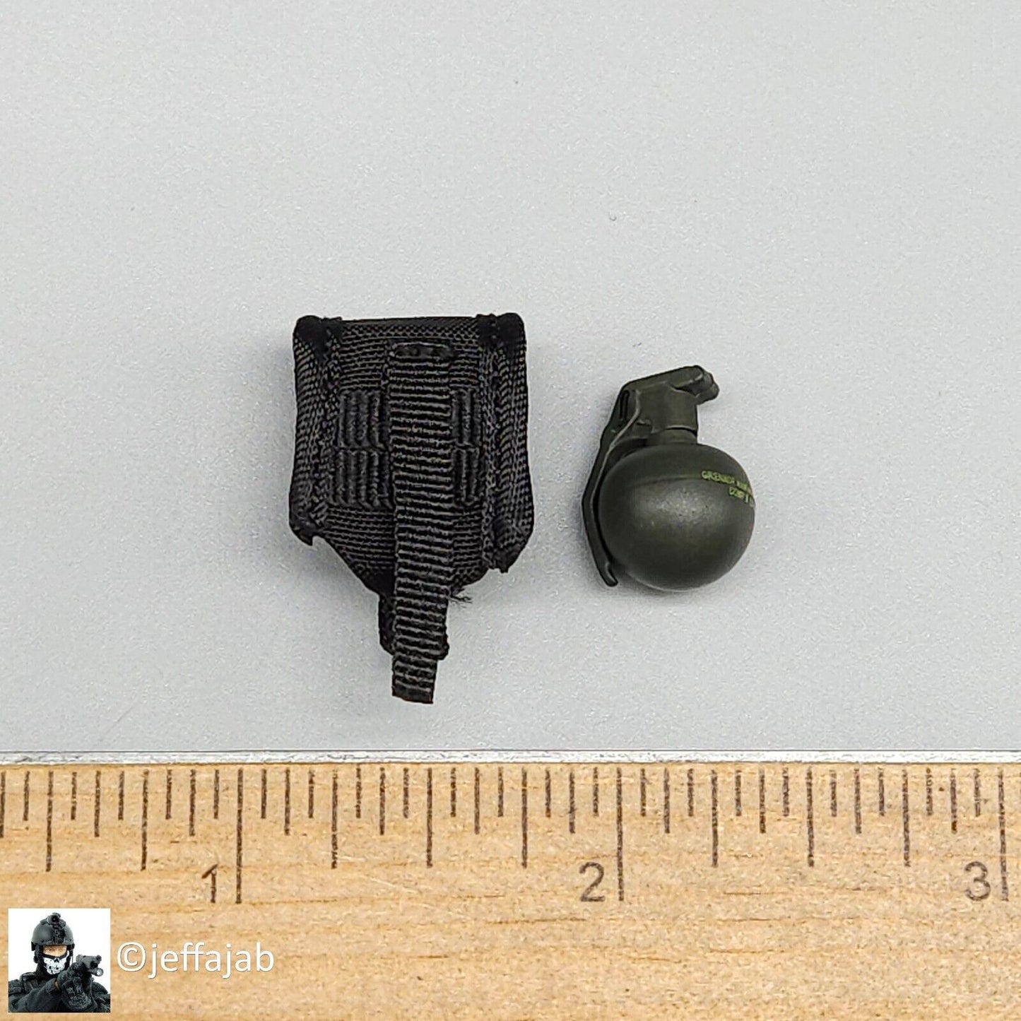 1:6 DamToys Extreme Zone Agent Hugh Laphroaig Black Grenade Pouch for 12" Figure