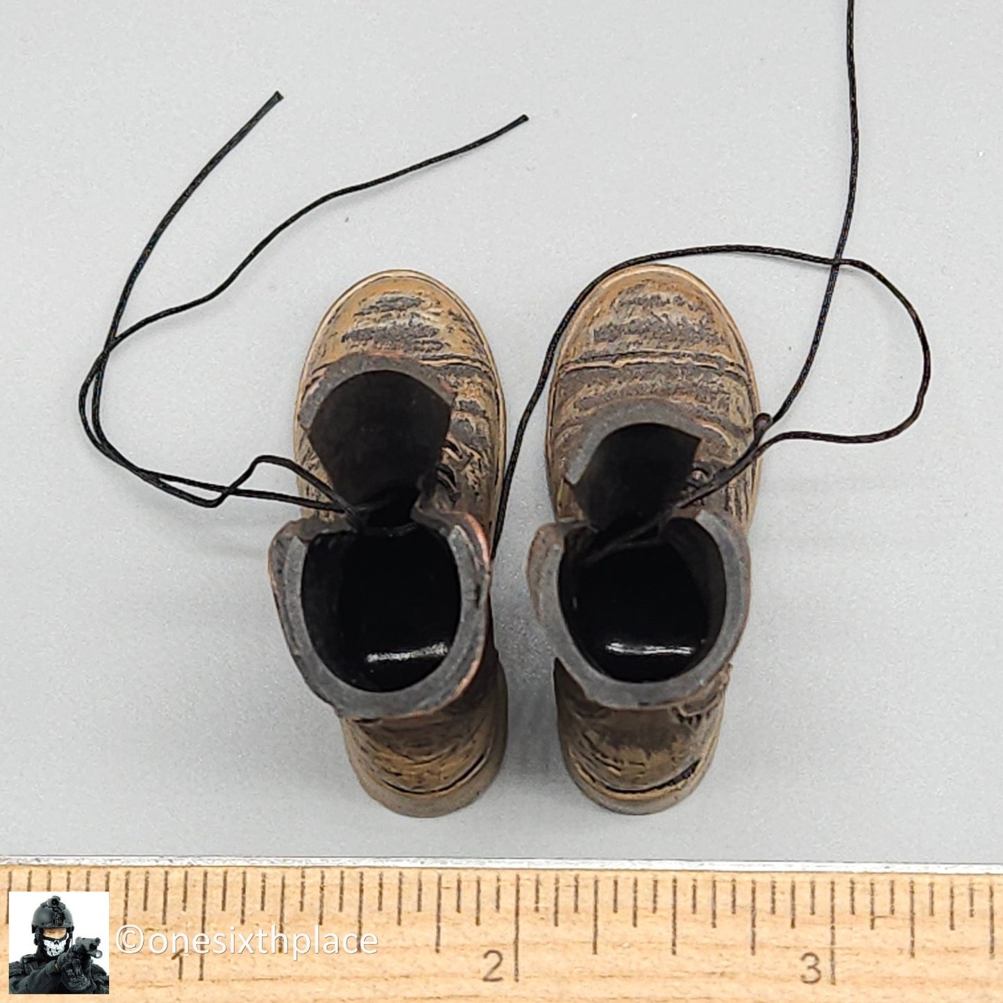1:6 scale Brown Weathered Combat Boots w/ Laces (Foot Type) for 12" Figures