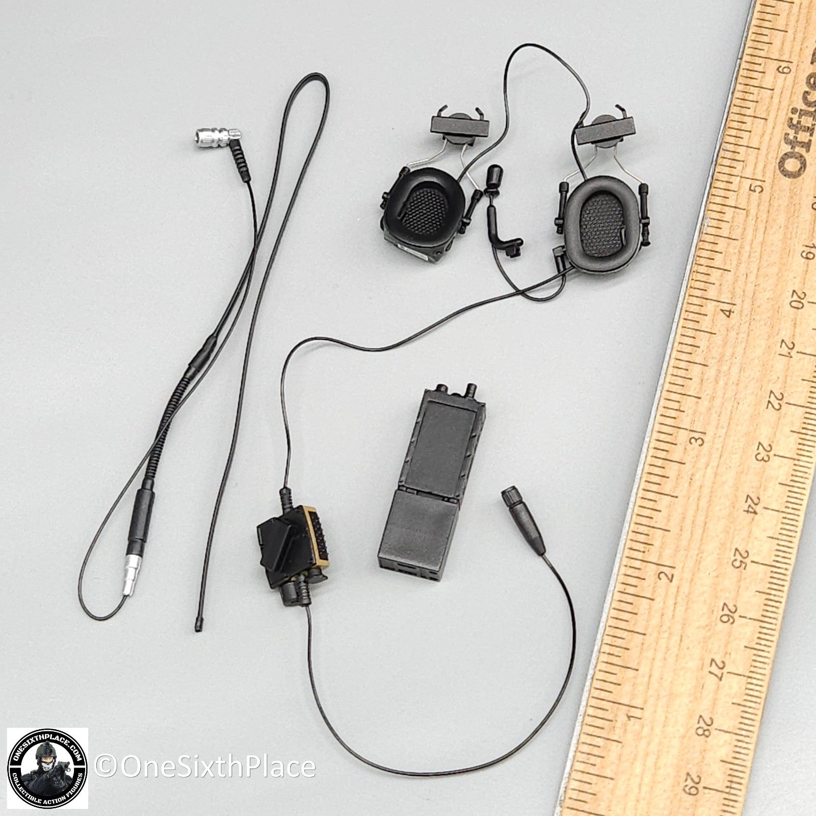 1:6 scale General's Armoury Bravo 7-1 Kill or Capture Radio w/ Headset