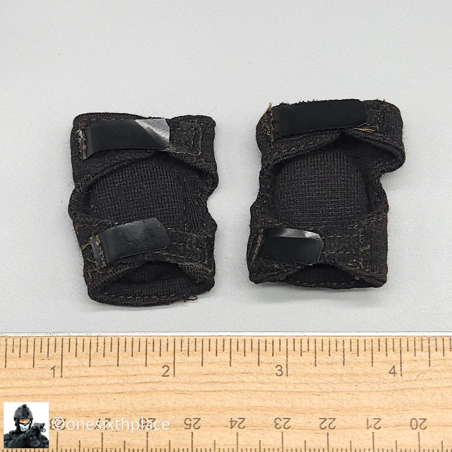 1:6 scale ACE Black Neoprene Knee Pads for 12" Figures