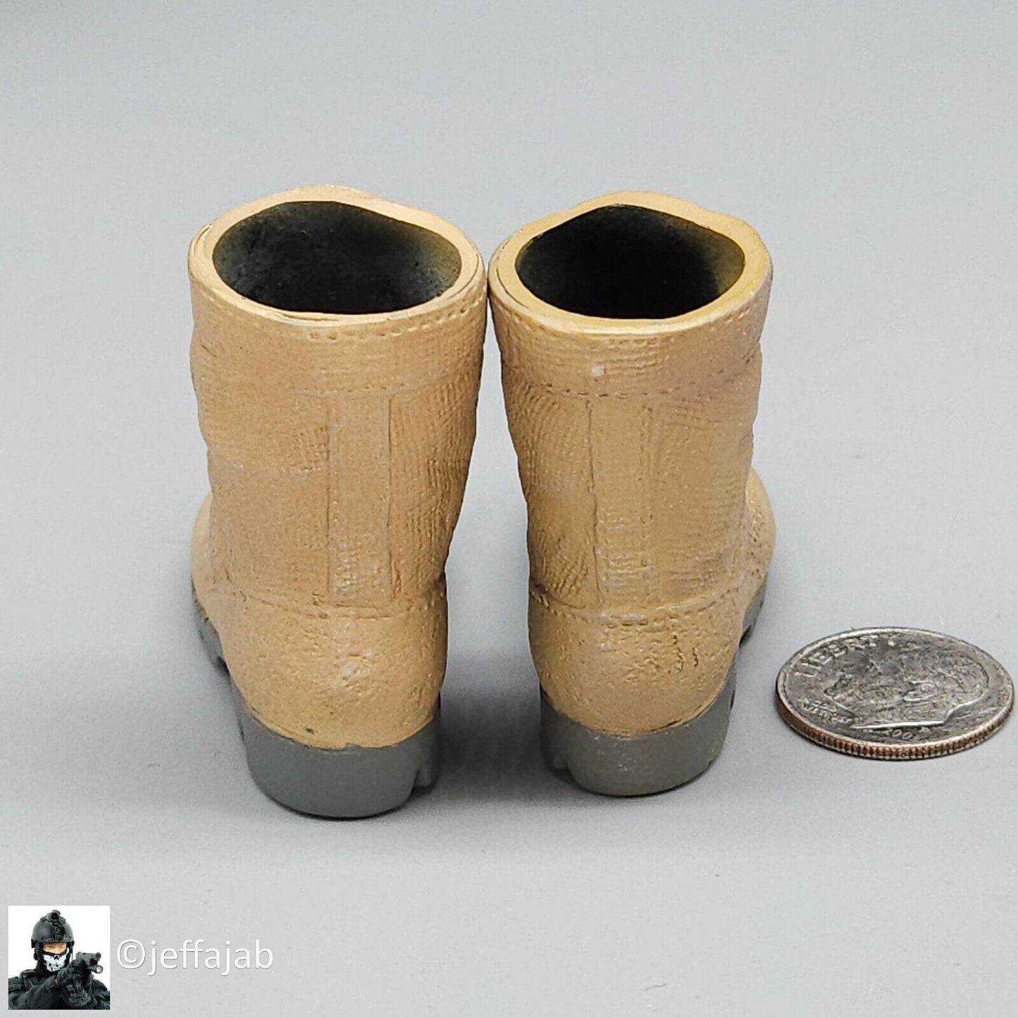 1:6 Dragon Modern Desert Combat Boots Style #2 (Foot Type) for 12" Figures