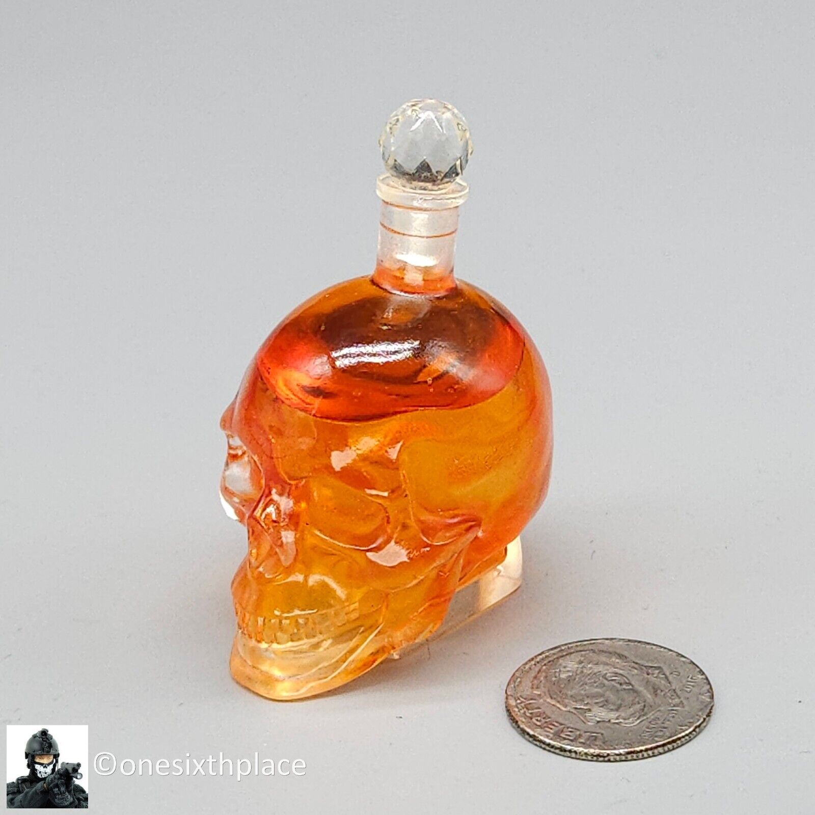 1:6 scale DamToys Gangster's Kingdom Diamond Angelo Skull Whiskey Bottle