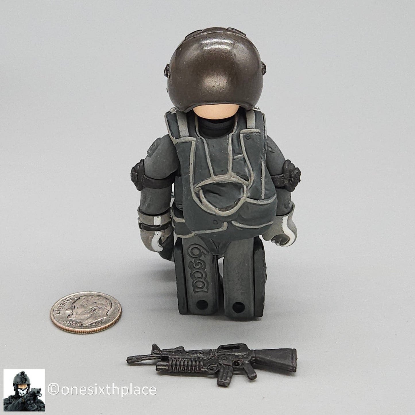 1:6 scale Hot Toys Mini HALO KOOBO Collectible Figurine