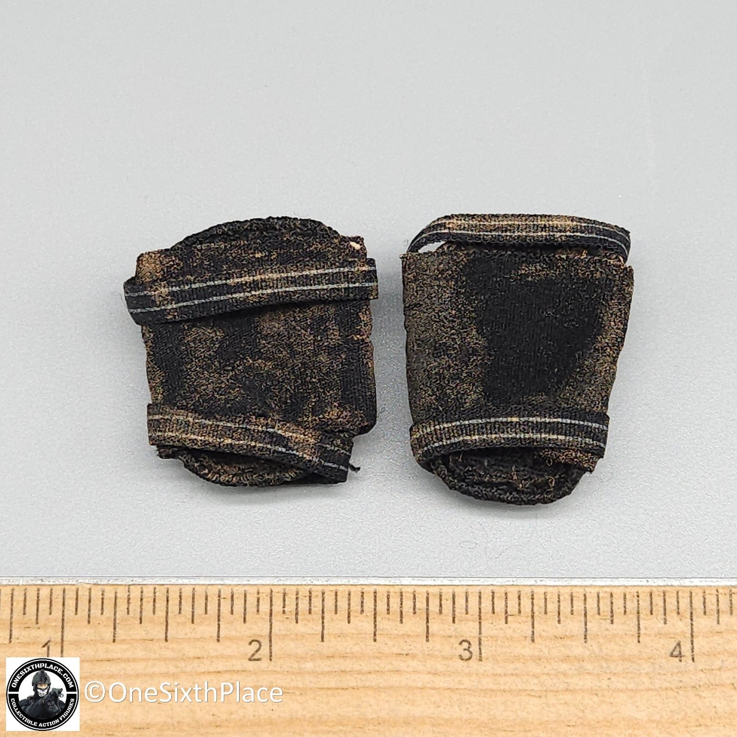 1:6 scale Damtoys Impacto Style Black Knee Pads Weathered for 12" Figures