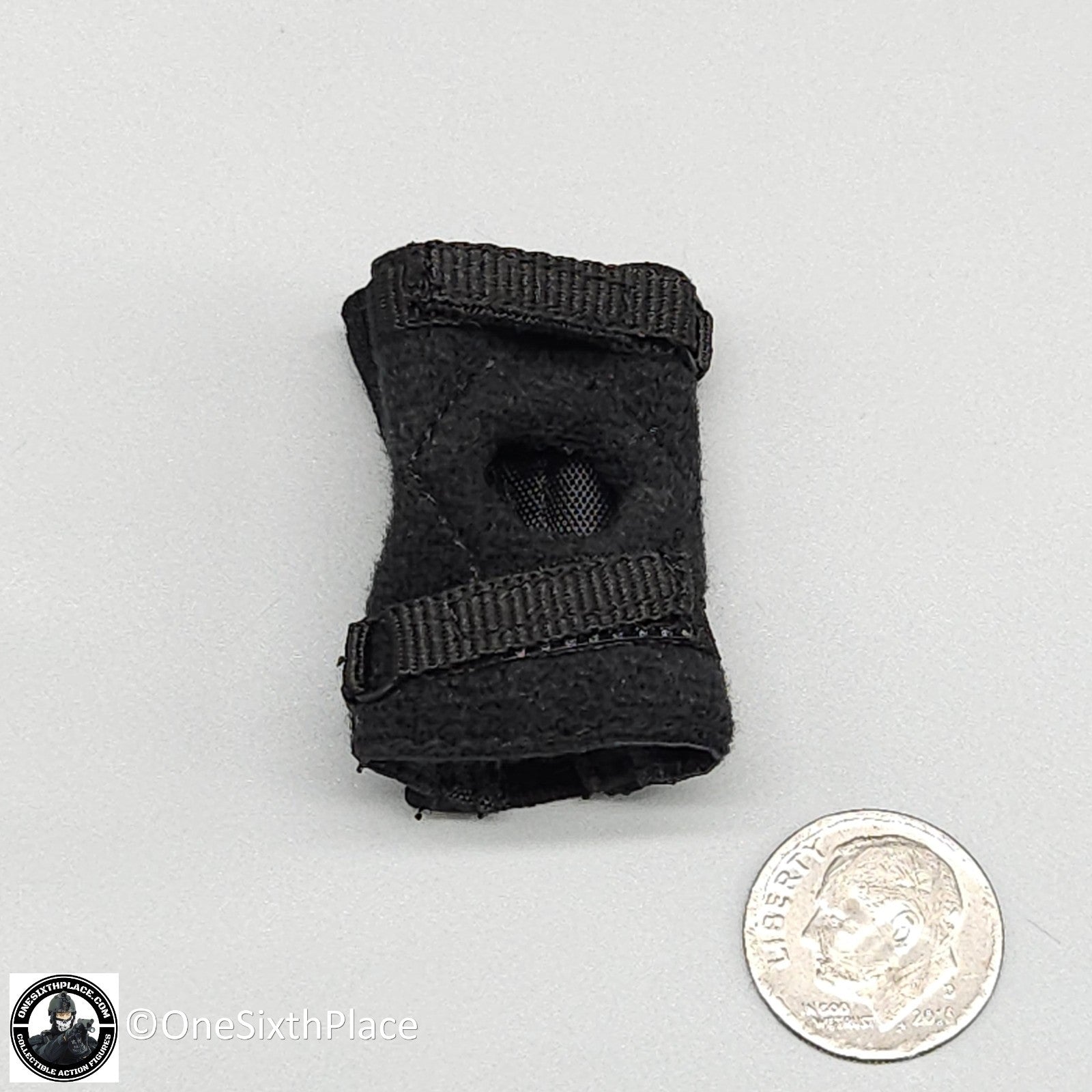1:6 scale General's Armoury Bravo 7-1 Kill or Capture Knee Pad (x1)