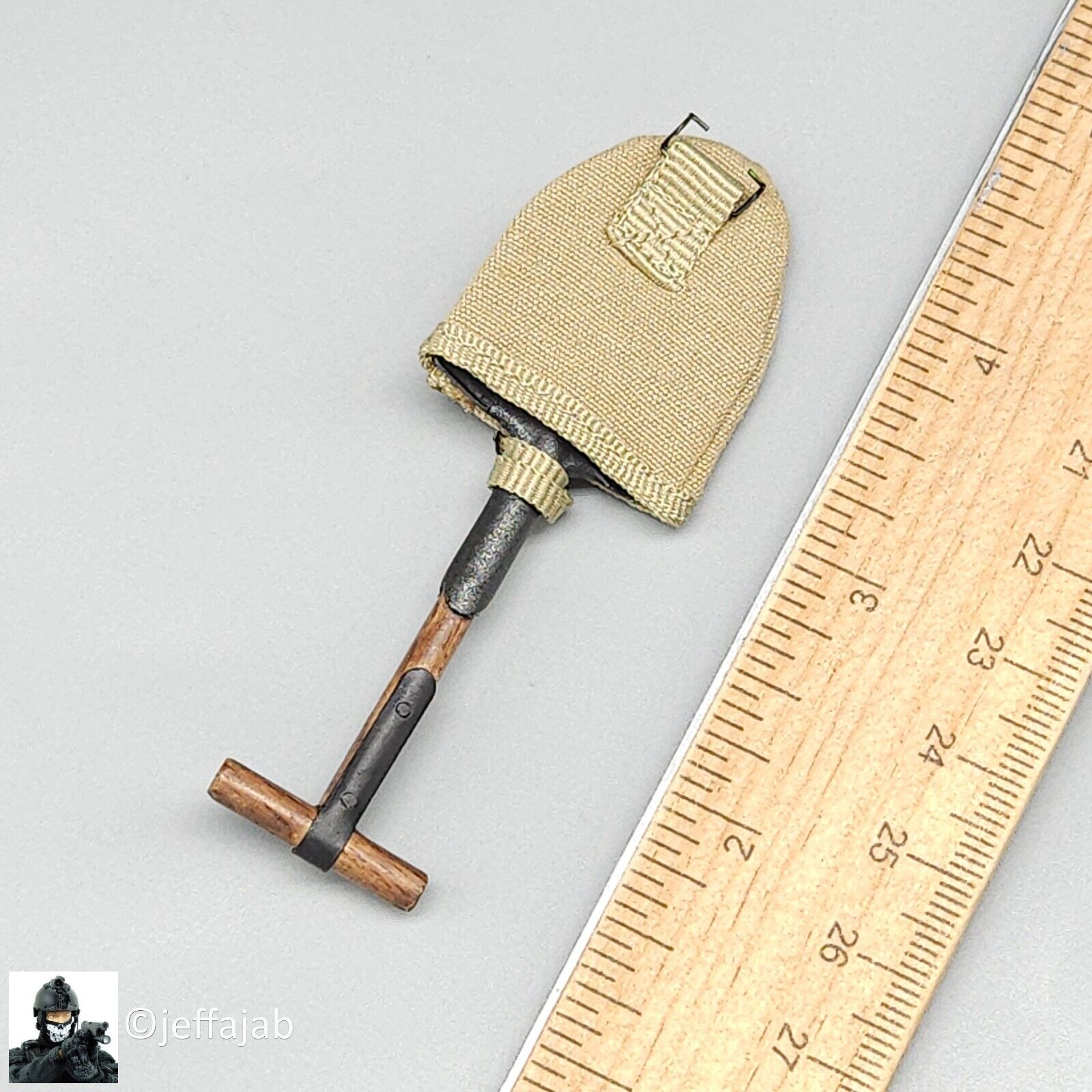 1:6 scale DiD WWII Sergeant Horvath Entrenching Tool w/ Cover for 12" Figures