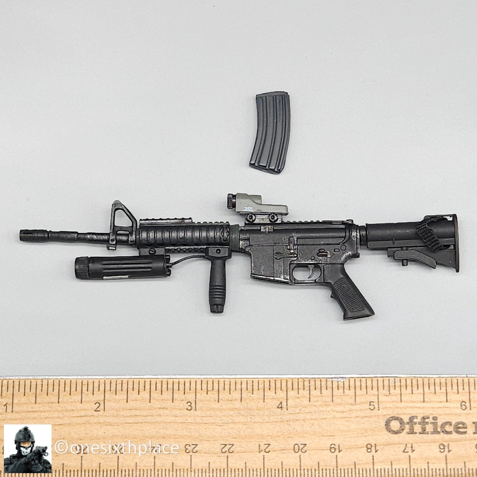 1:6 scale BBI M4 Rifle w/ Reflex Sight & Tac Light for 12" Figures
