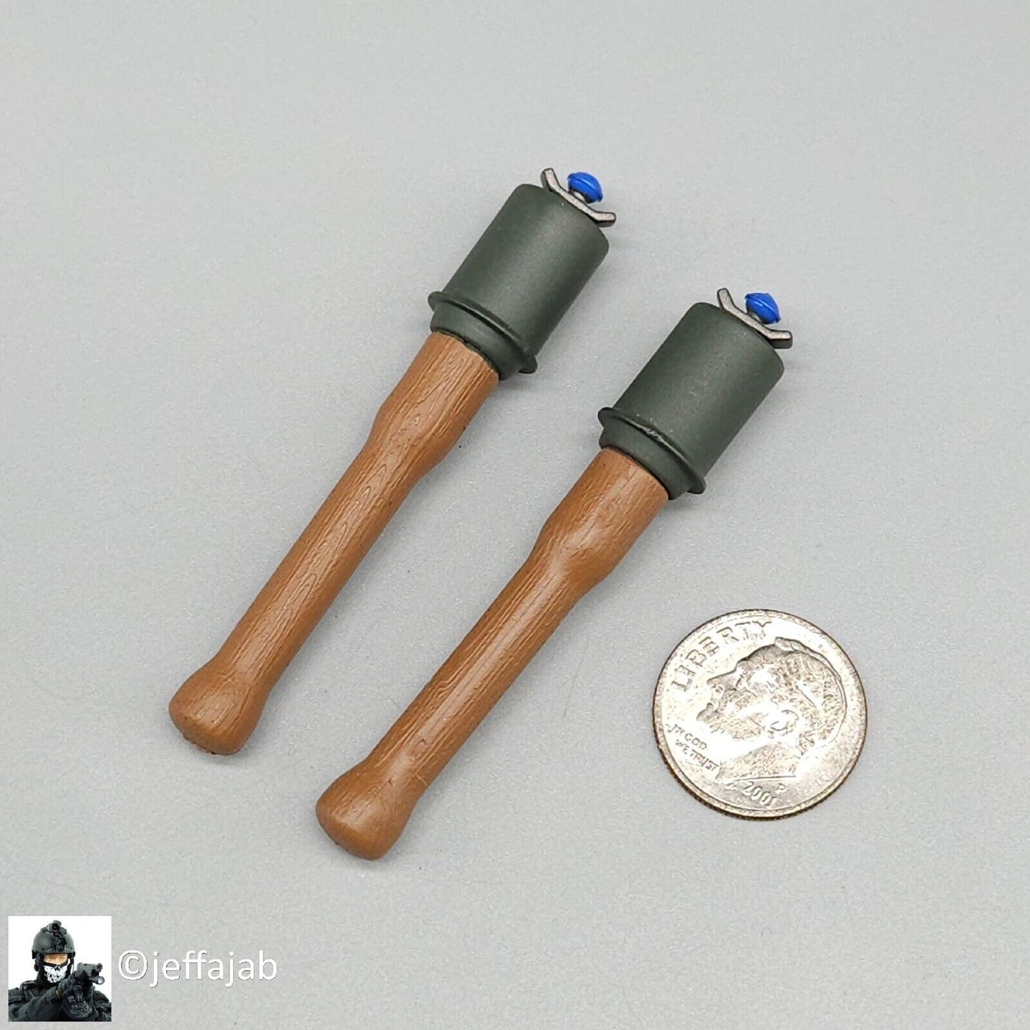 1:6 scale Dragon WWII German Alfred Stick Grenades x2 (Plastic) for 12" Figures