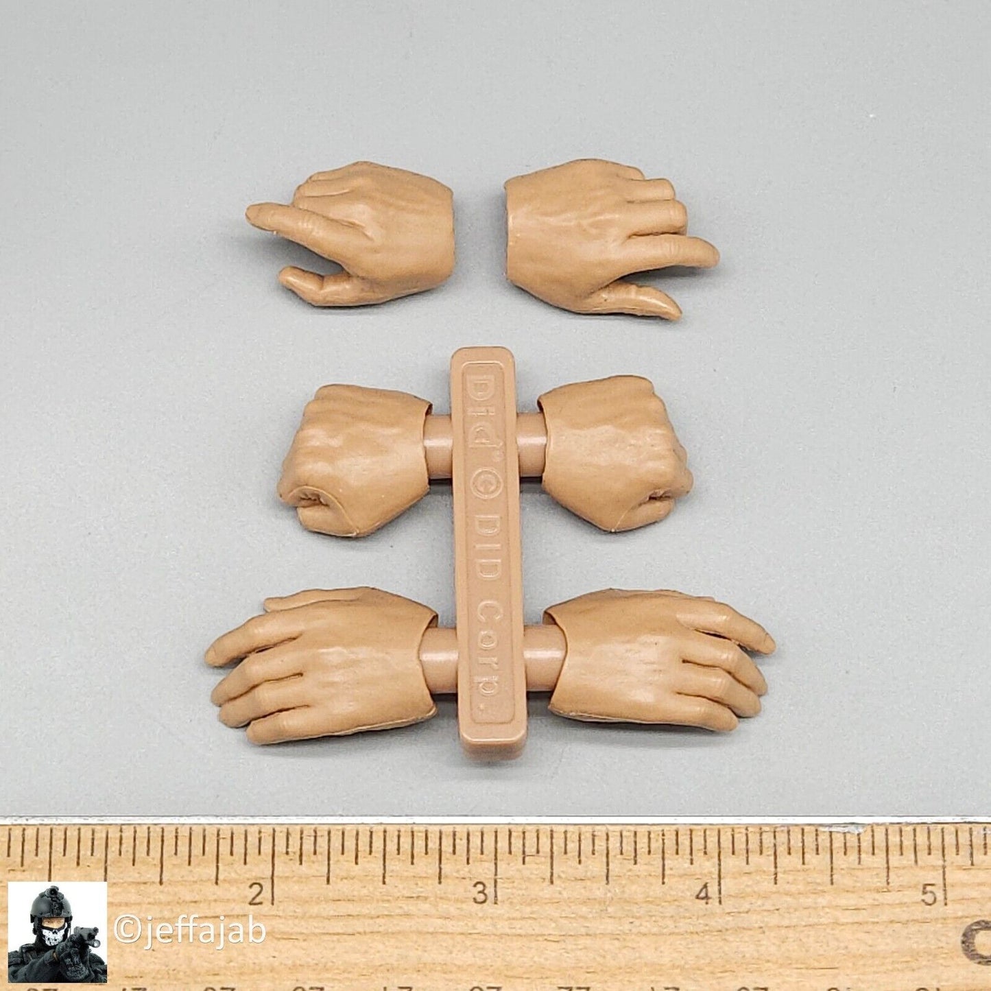 1:6 DiD Advanced Male Body (Slim Version) 2.0 Male Hands Set for 12" Figures