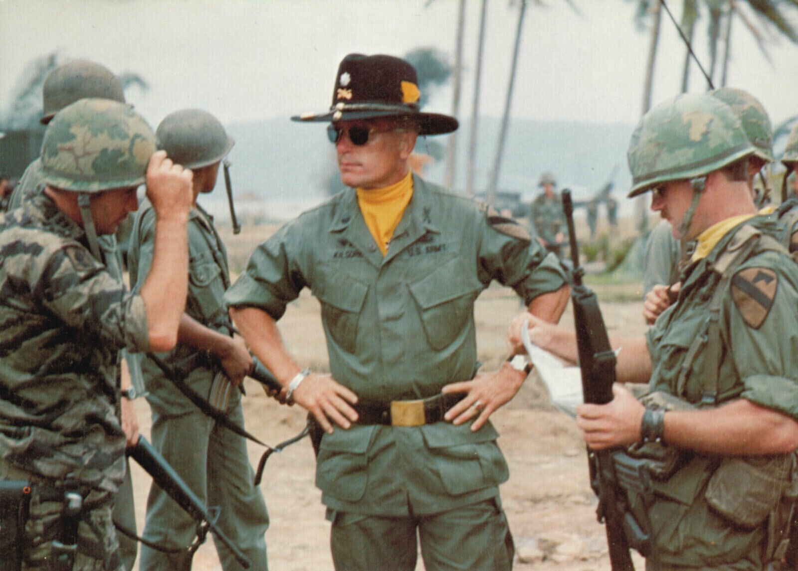 1:6 Ultimate Soldier US Vietnam Air Cavalry Pilot Yellow Ascot Scarf 12" Figures