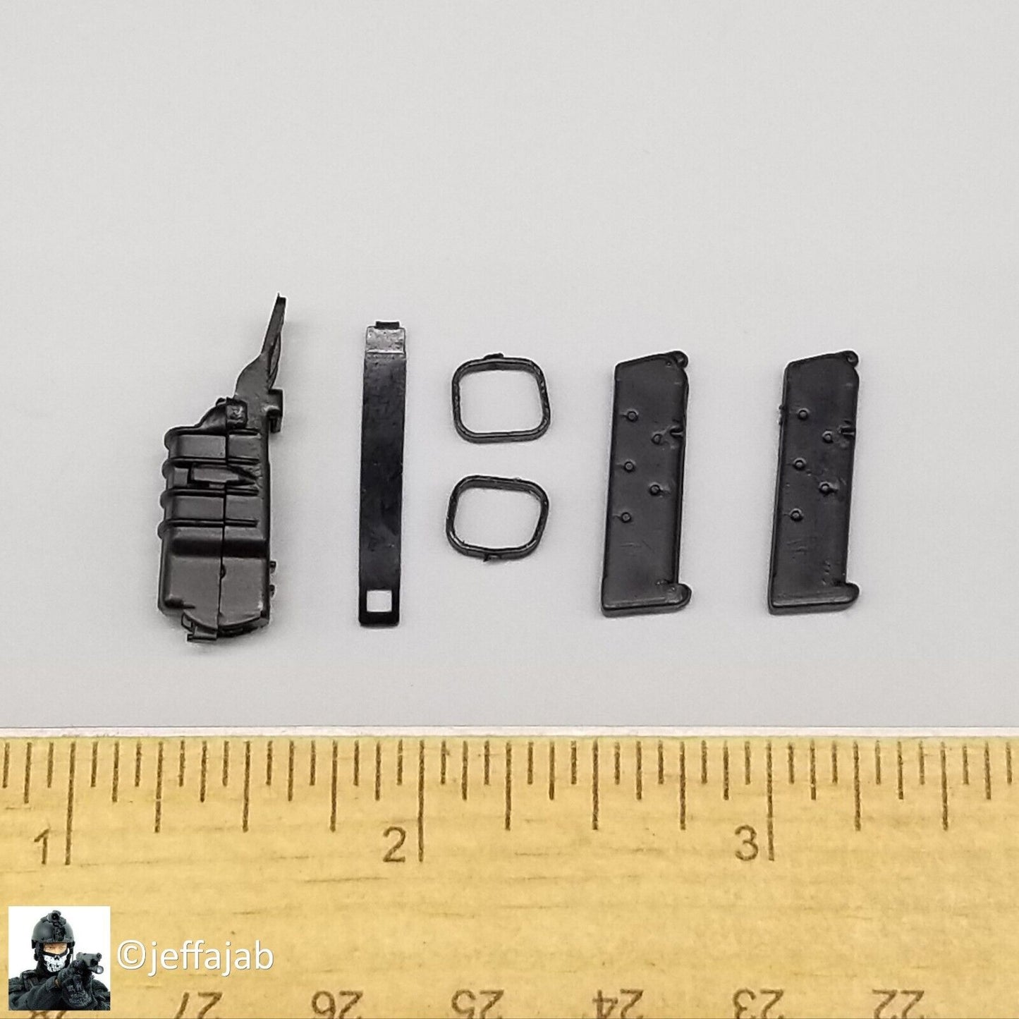 1:6 Very Hot Toys CQB Black Pistol FAST Mag Pouch w/ Ammo (x1) for 12" Figures