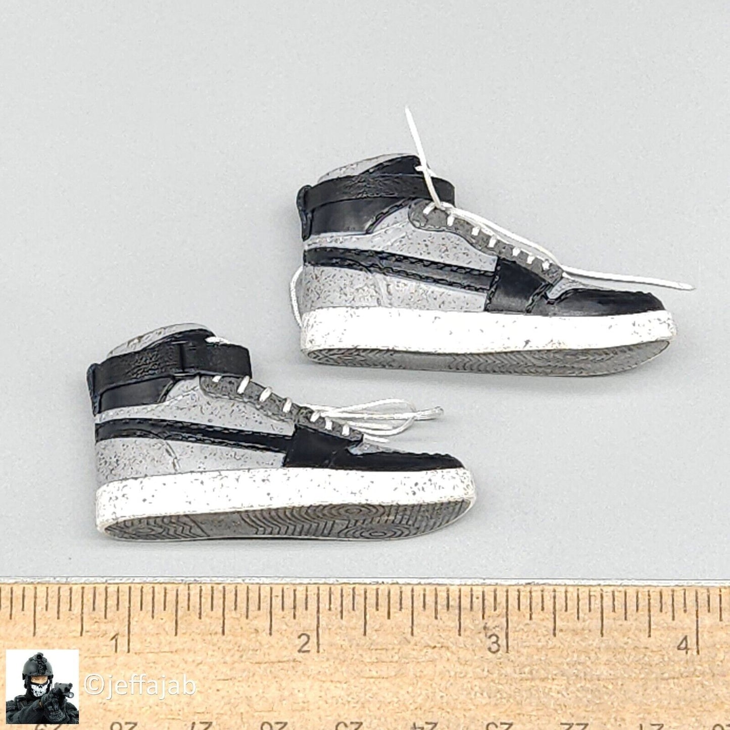 1:6 Soldier Story The Division 2 Agent Caleb Dunne Molded Sneakers (Foot Type)