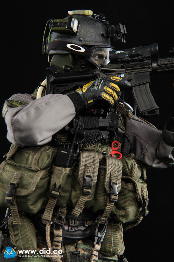 1:6 scale DID U.S. Navy CNSWG-4 22RD SBT (Special Boat Team) "Weimy" 12" Figure MA1002