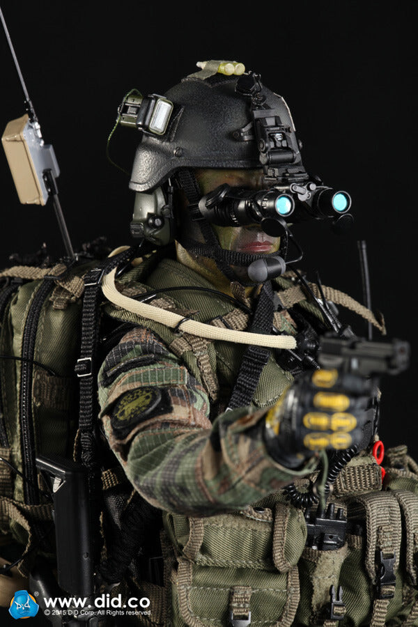 1:6 scale DID U.S. Navy CNSWG-4 22RD SBT (Special Boat Team) "Weimy" 12" Figure MA1002