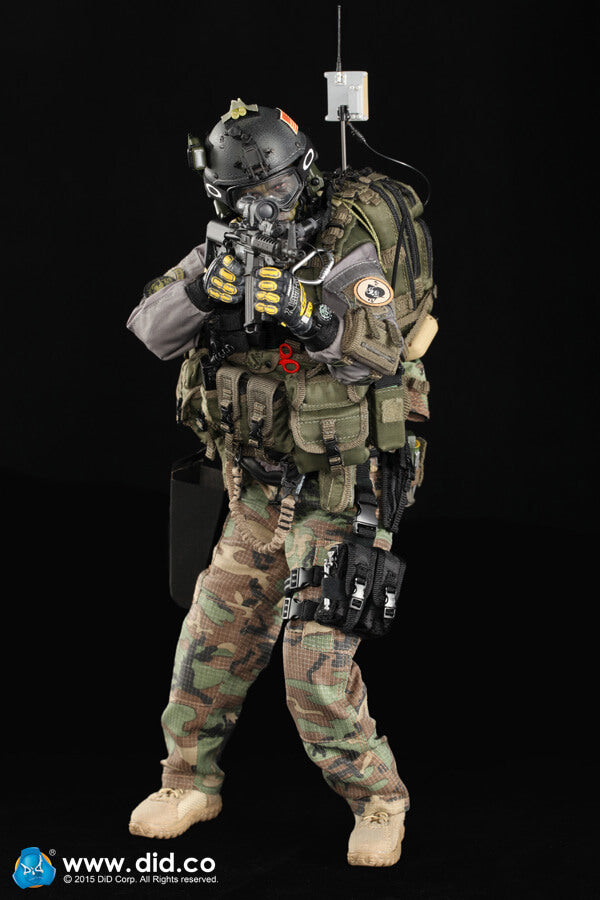 1:6 scale DID U.S. Navy CNSWG-4 22RD SBT (Special Boat Team) "Weimy" 12" Figure MA1002