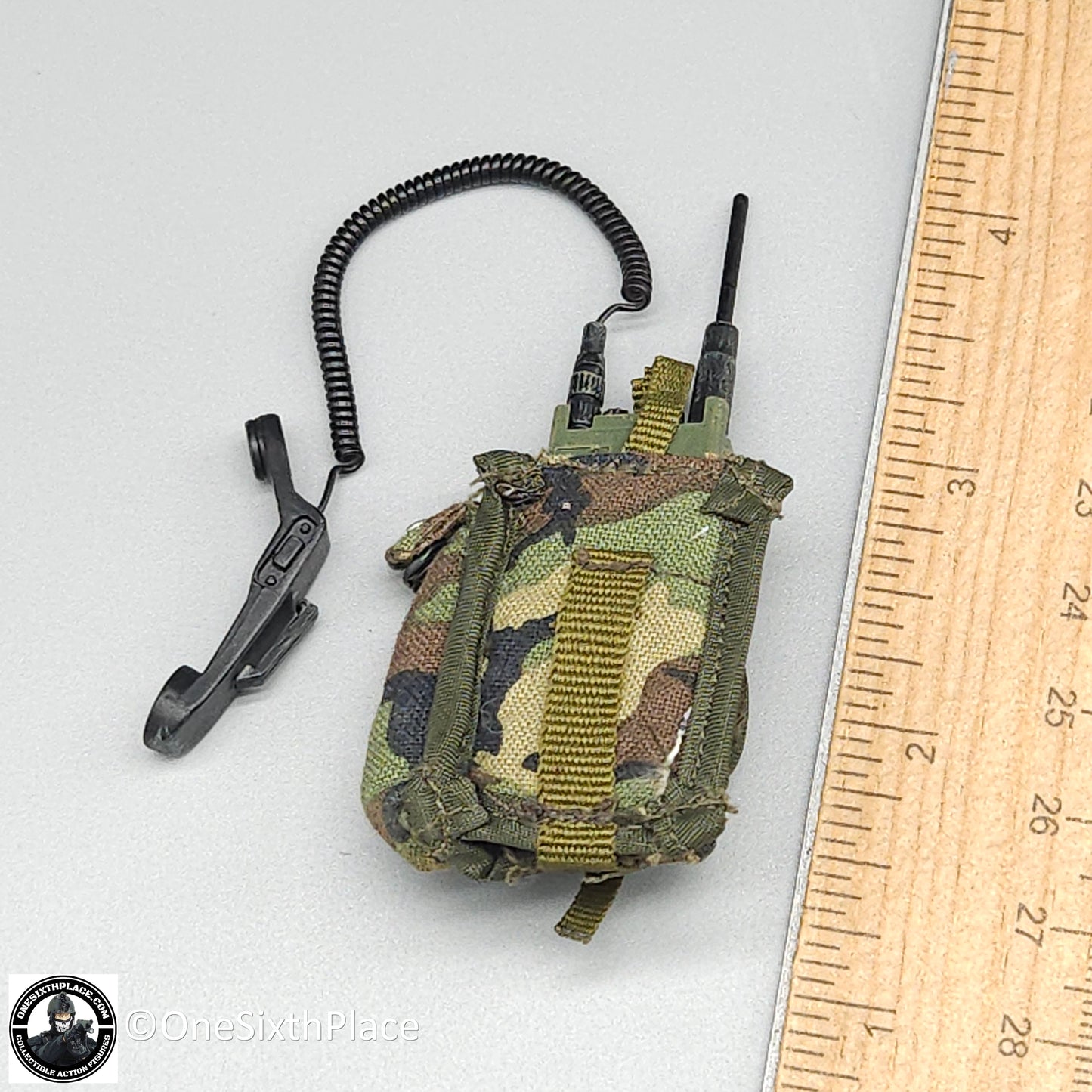 1:6 scale Hot Toys Airborne Rangers PRC 126 Radio w/ Woodland Pouch for 12" Figures