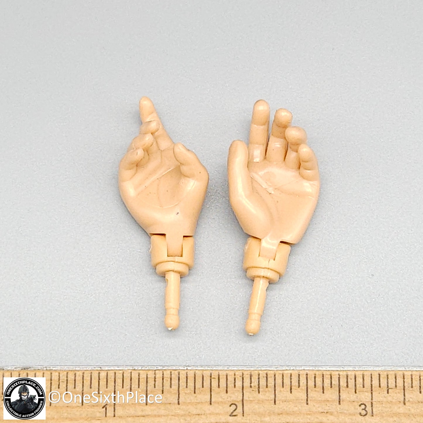 1:6 scale Dragon Rifle Grip Male Nude Hands (Natural Skin Tone) for 12" Figures