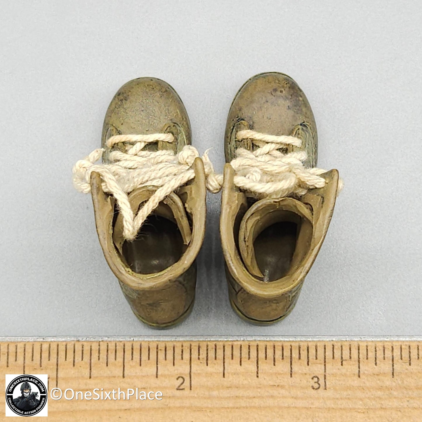 1:6 scale Hot Toys Polar Mountain Striker Tan Combat Boots (Foot Type) for 12" Figures