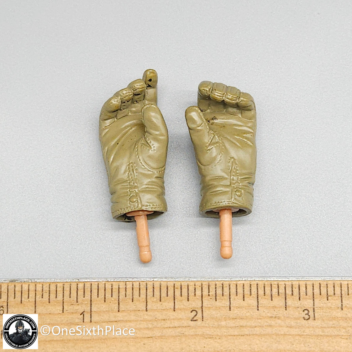 1:6 Dragon Light Brown Gloved Hands for 12" Figures