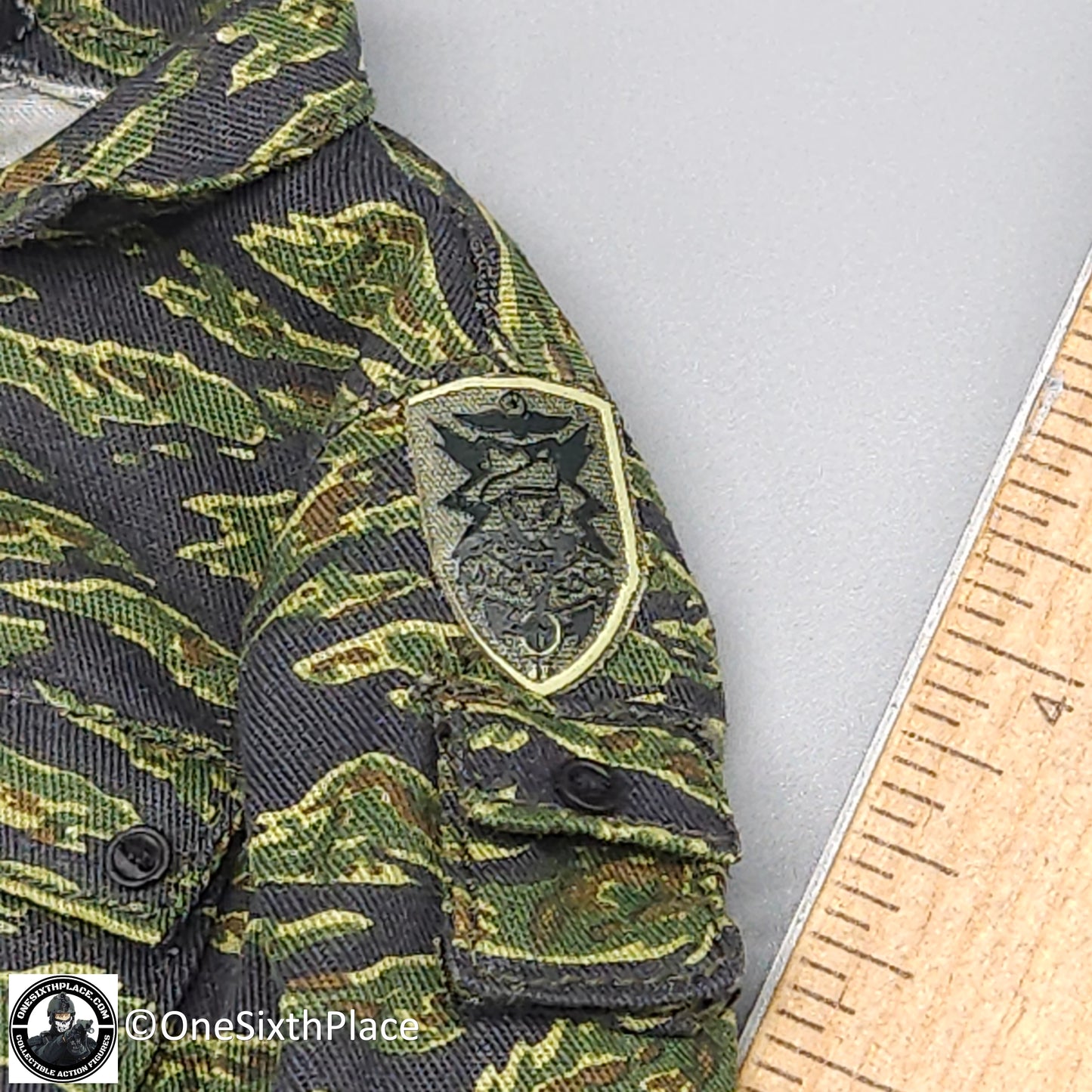1:6 scale Soldier Story Vietnam MACV-SOG Tigerstripe Camo Uniform w/ Patch for 12" Figures
